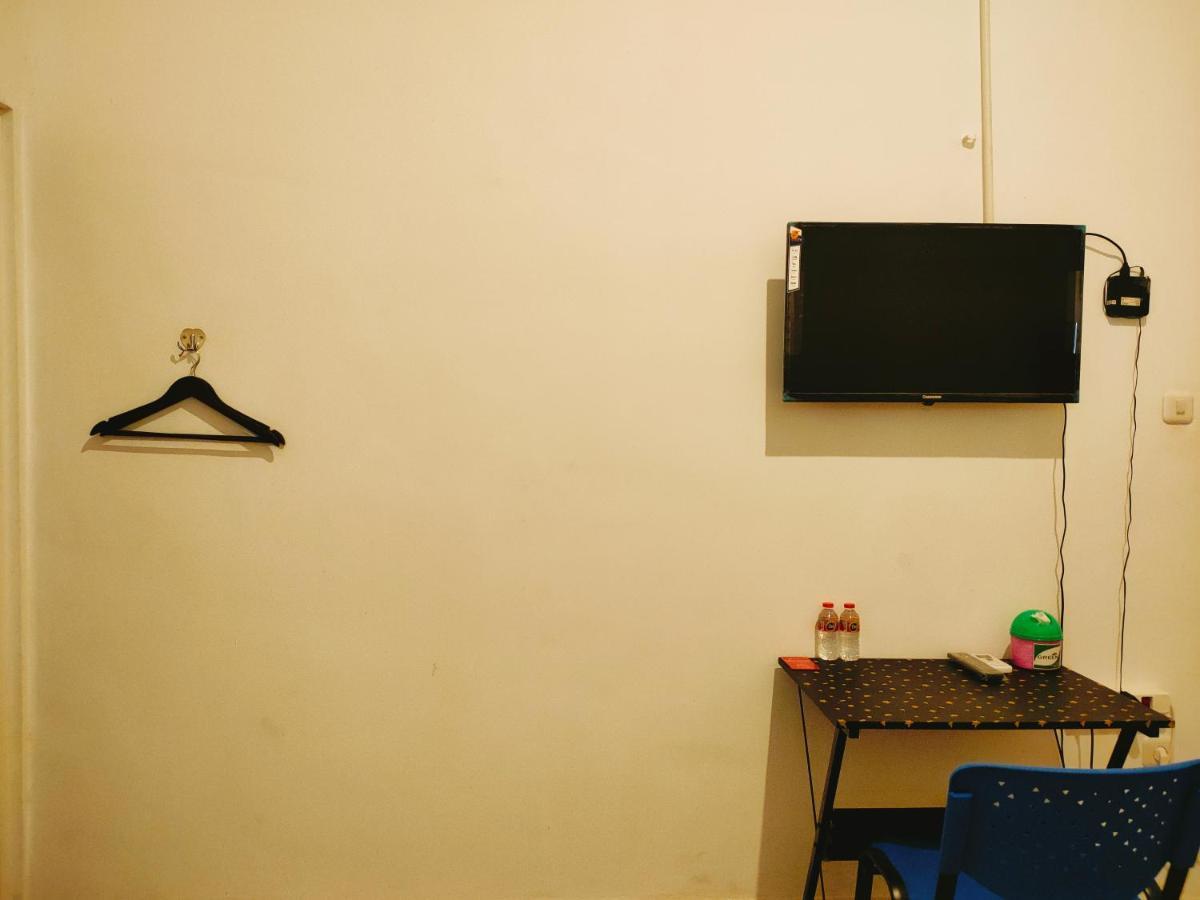 Reddoorz At Sukomanunggal Surabaia Exterior foto